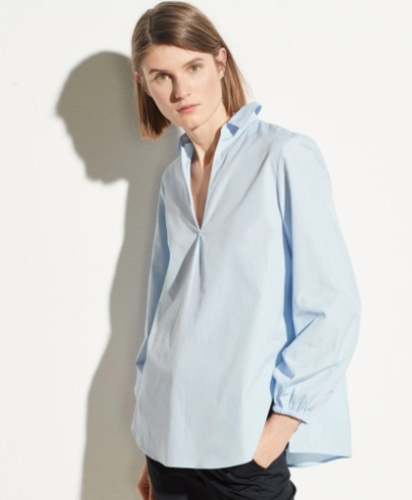 Vince Swing Front Pullover Blouse in Powder Blue - s 바로출고